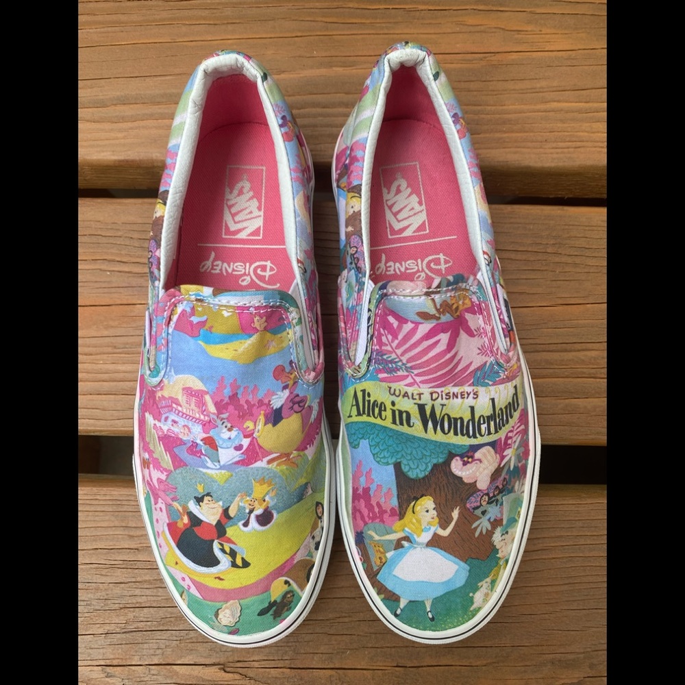 Vans Disney Limited Edition Alice in Wonderland Slip-on